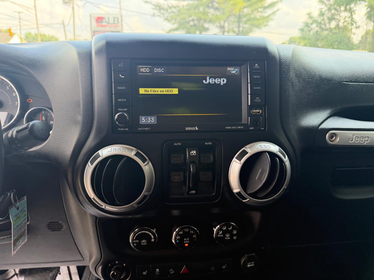 Jeep Wrangler Unlimited Sahara 4WD 2015