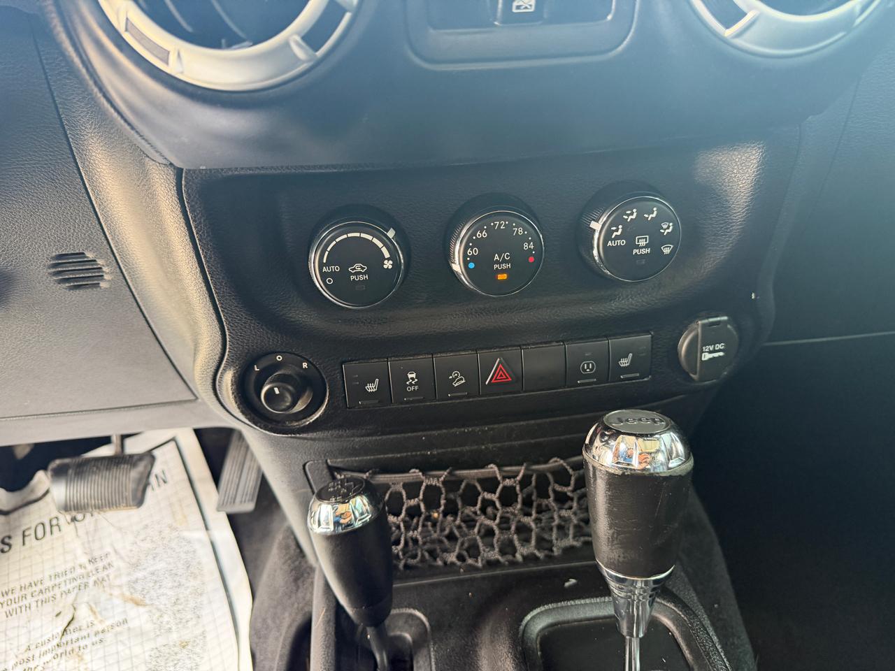 Jeep Wrangler Unlimited Sahara 4WD 2015