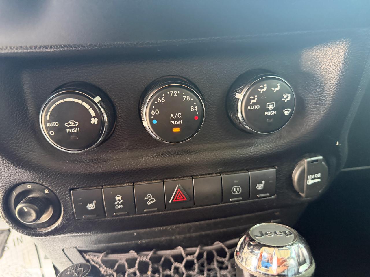 Jeep Wrangler Unlimited Sahara 4WD 2015