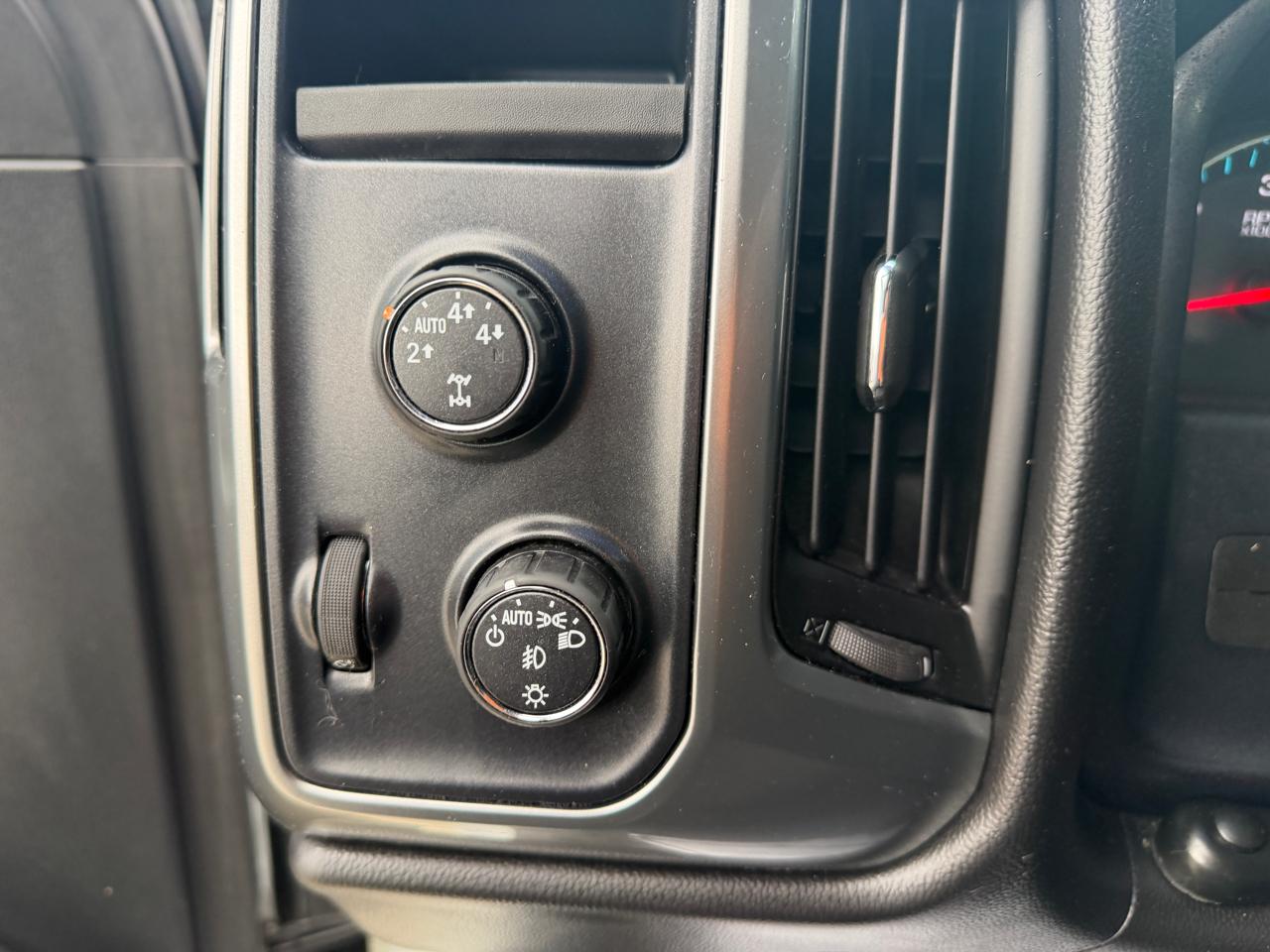 Chevrolet Silverado 1500 LT Crew Cab Long Box 4WD 2015
