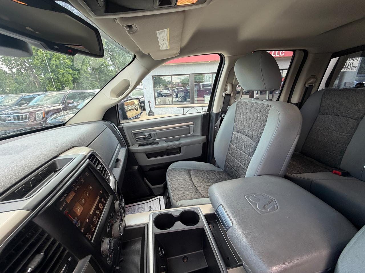 RAM 1500 SLT Quad Cab 4WD 2014