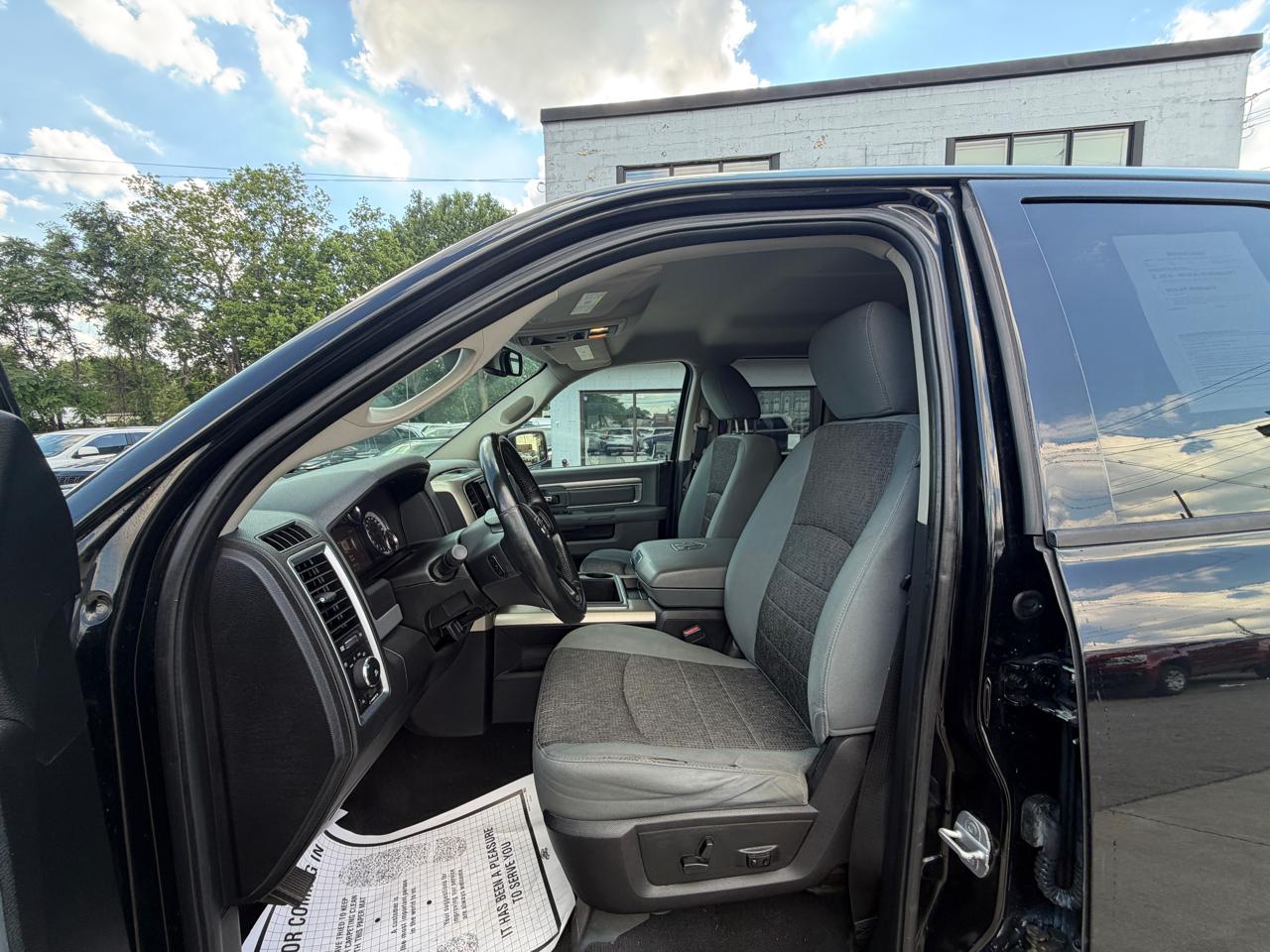 RAM 1500 SLT Quad Cab 4WD 2014