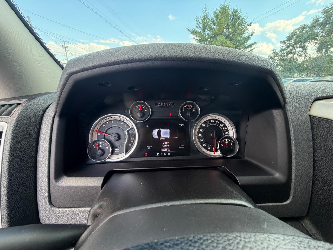 RAM 1500 SLT Quad Cab 4WD 2014