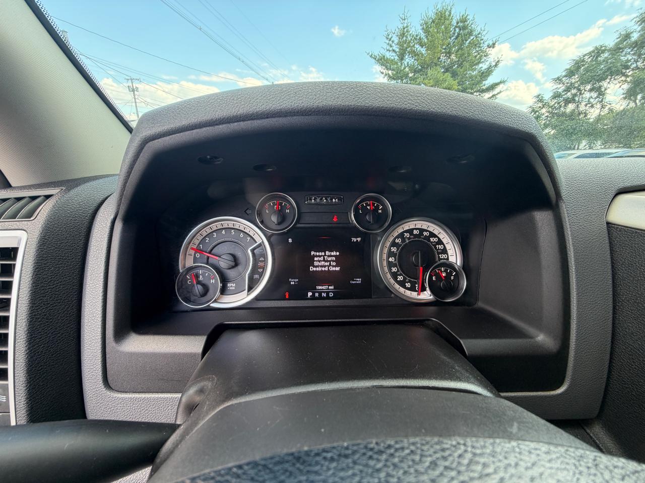 RAM 1500 SLT Quad Cab 4WD 2014