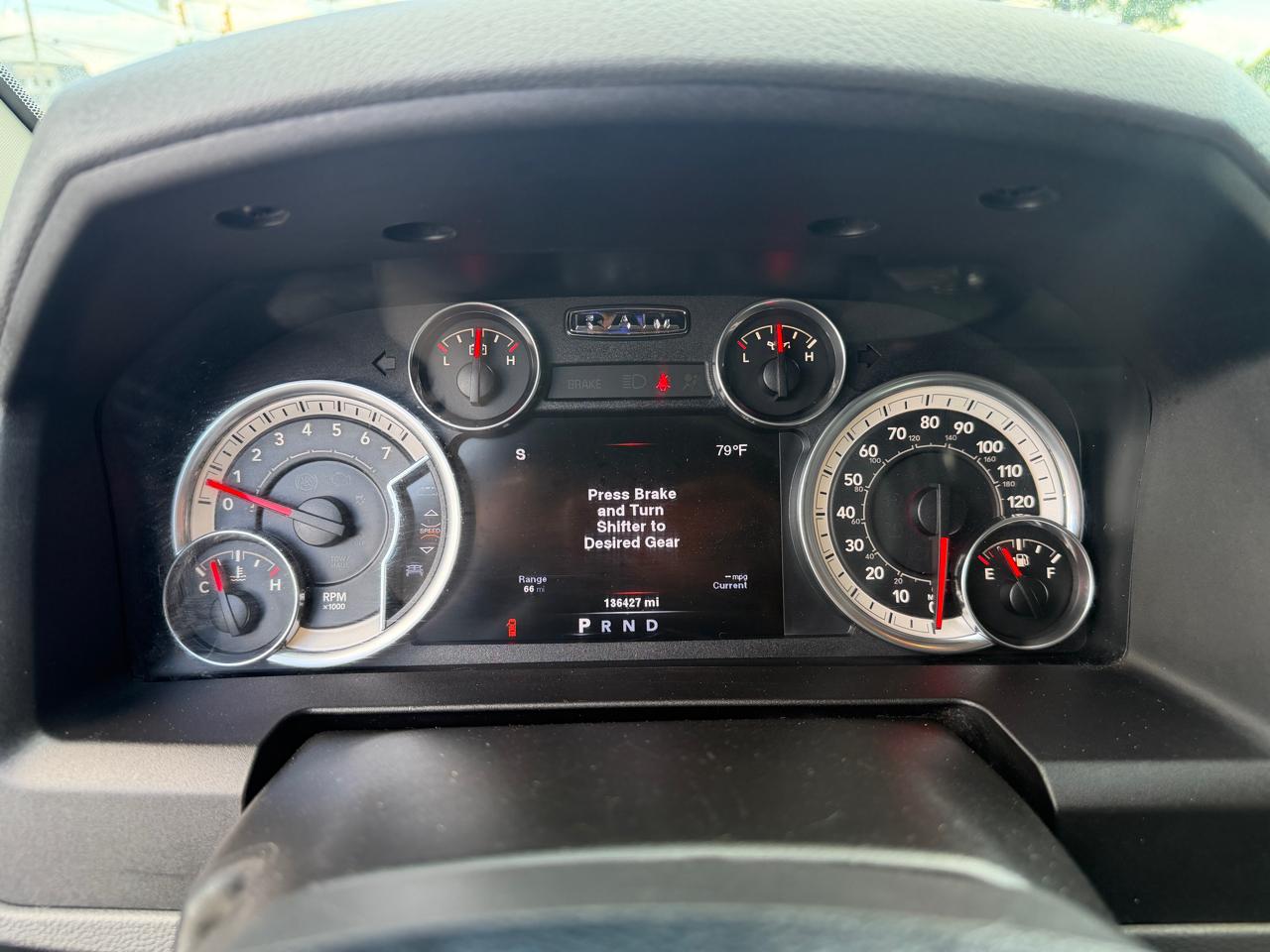 RAM 1500 SLT Quad Cab 4WD 2014