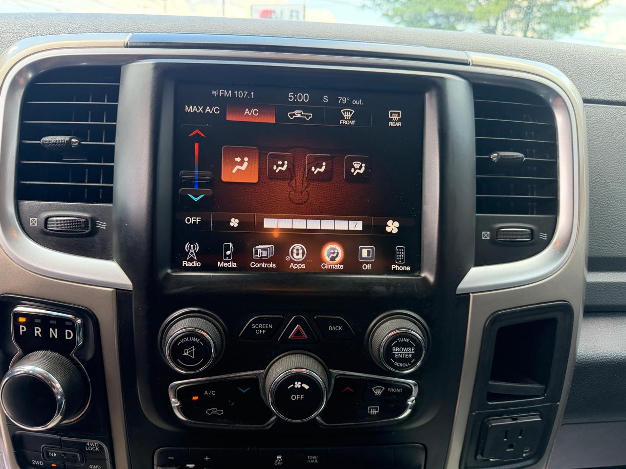 RAM 1500 SLT Quad Cab 4WD 2014