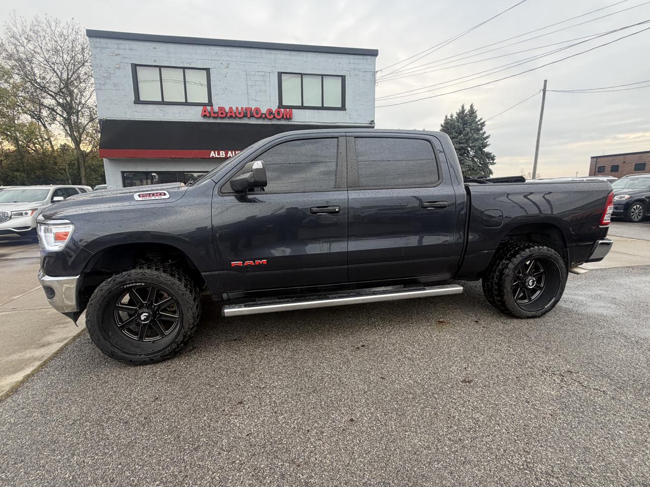 RAM 1500 Tradesman Crew Cab SB 4WD 2019