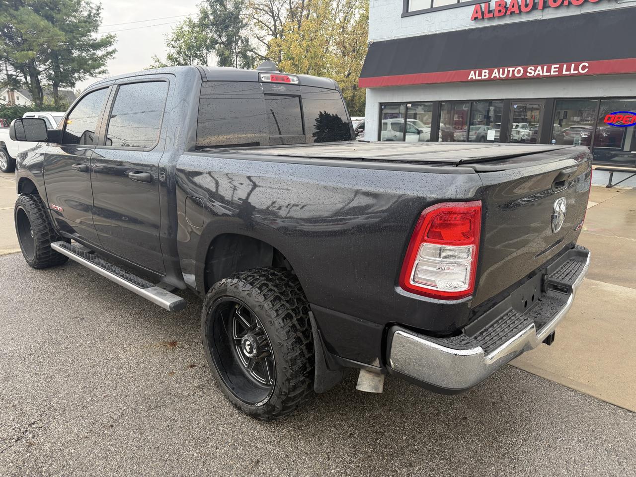 RAM 1500 Tradesman Crew Cab SB 4WD 2019