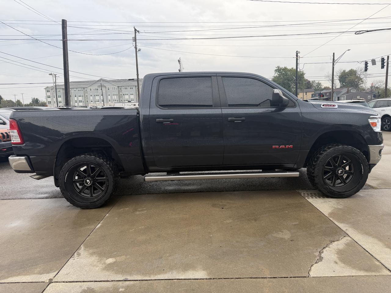 RAM 1500 Tradesman Crew Cab SB 4WD 2019