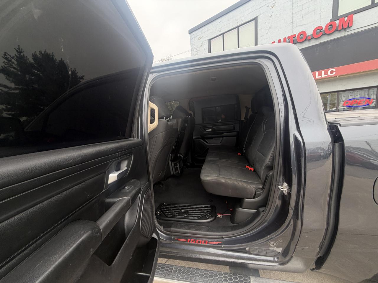 RAM 1500 Tradesman Crew Cab SB 4WD 2019