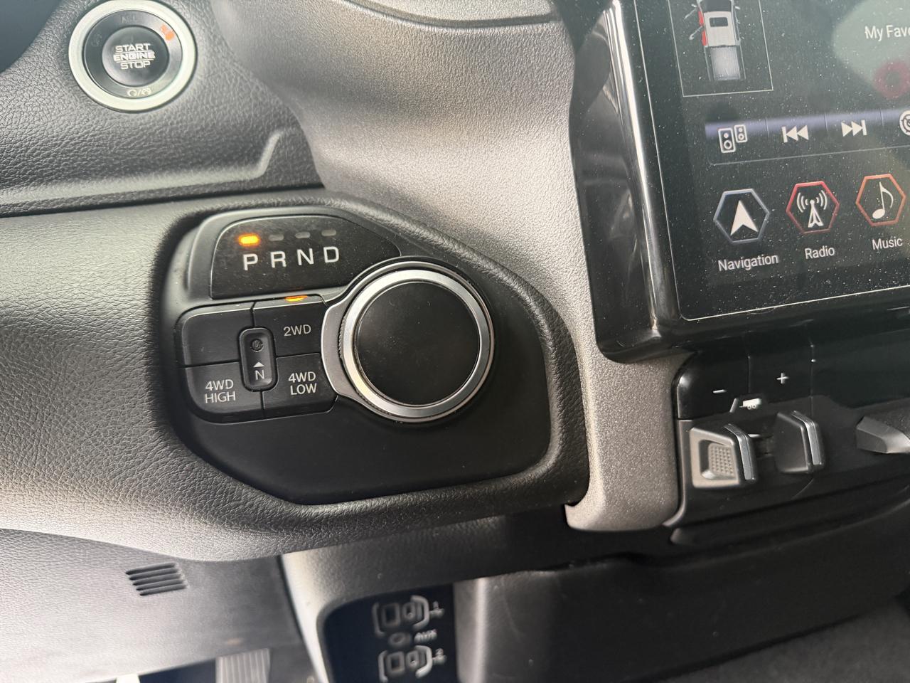 RAM 1500 Tradesman Crew Cab SB 4WD 2019