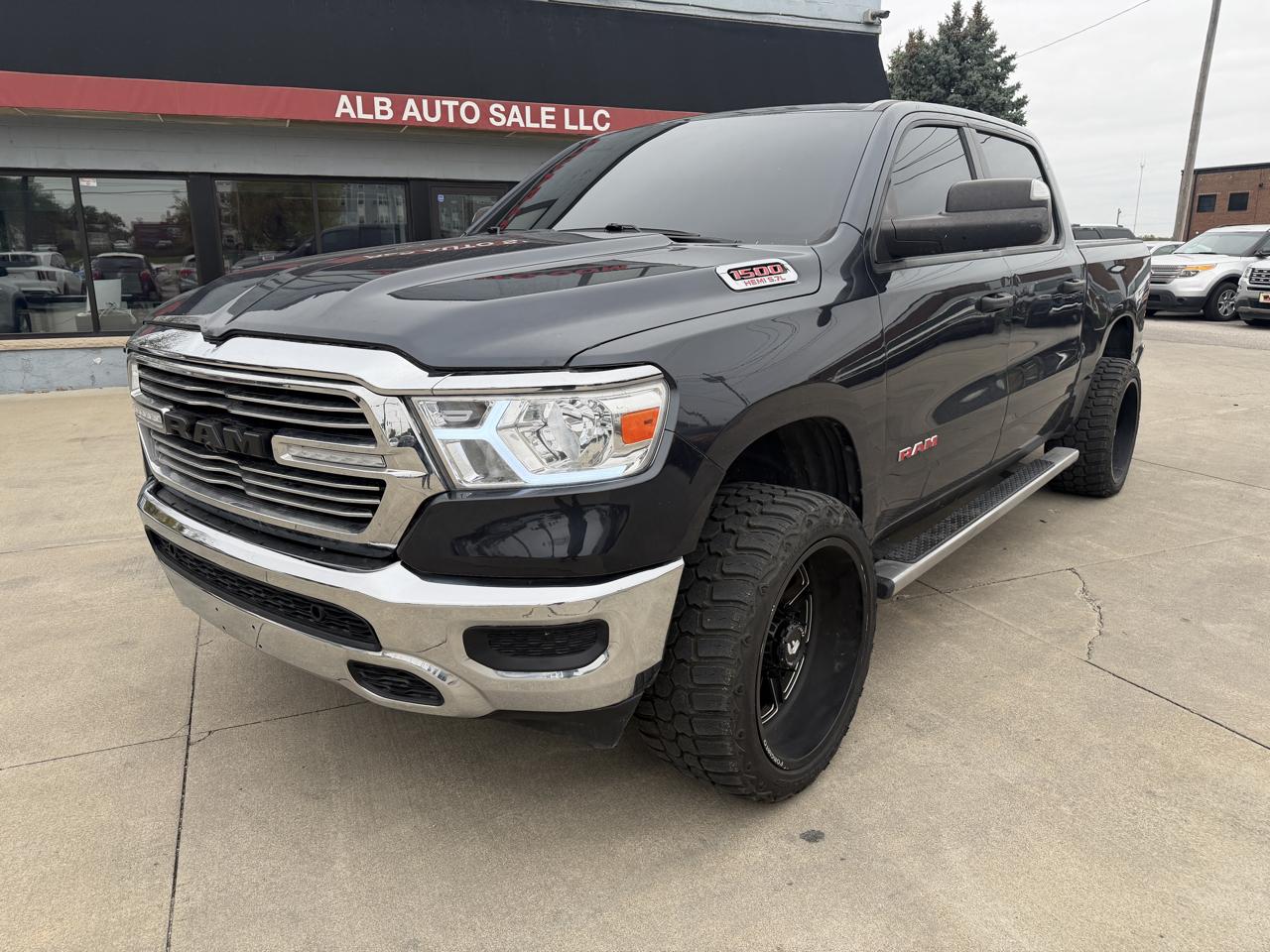 RAM 1500 Tradesman Crew Cab SB 4WD 2019