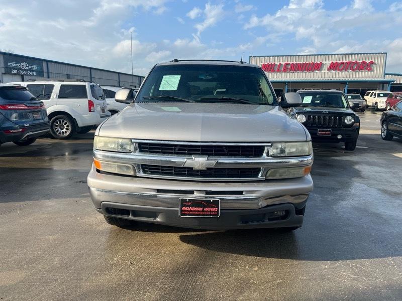 Chevrolet Suburban 1500 LT 4D SUV RWD 2005