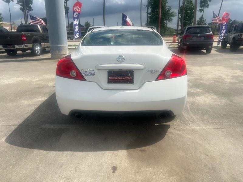 Nissan Altima 3.5 SE Coupe 2009