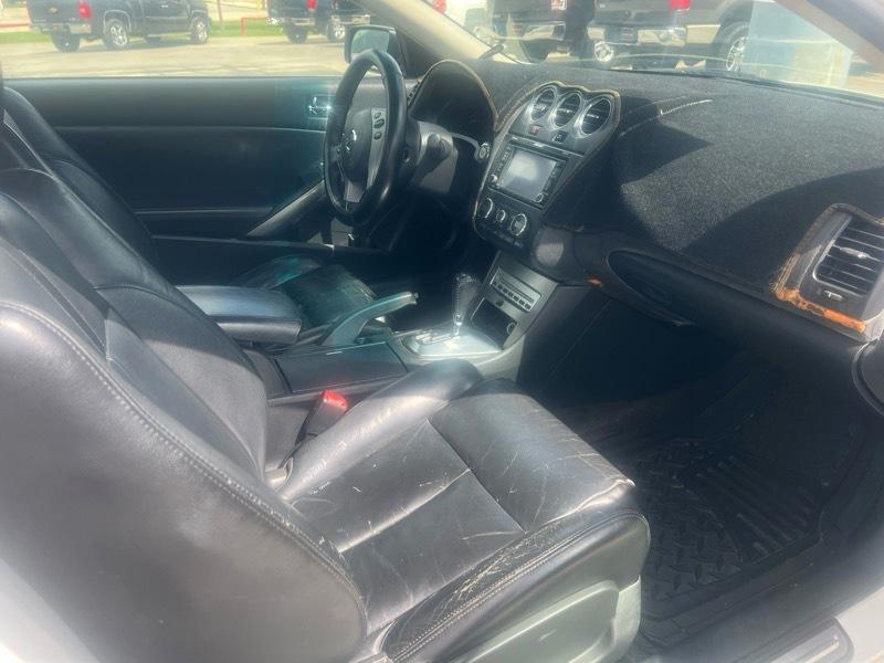 Nissan Altima 3.5 SE Coupe 2009