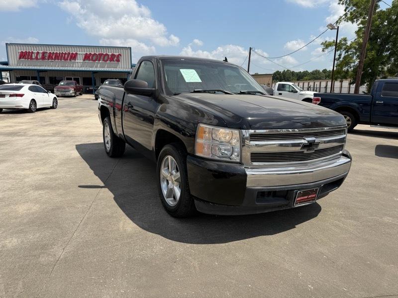 Chevrolet Silverado 1500 Reg Cab 119.0" WB 2WD LS 2008