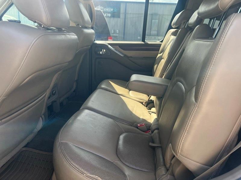 Nissan Pathfinder LE 2WD 2010