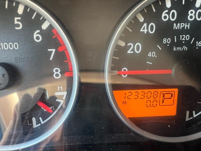 Nissan Pathfinder LE 2WD 2010