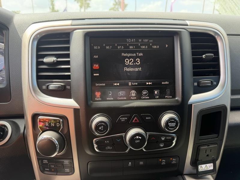 RAM 1500 SLT Crew Cab SWB 4WD 2015