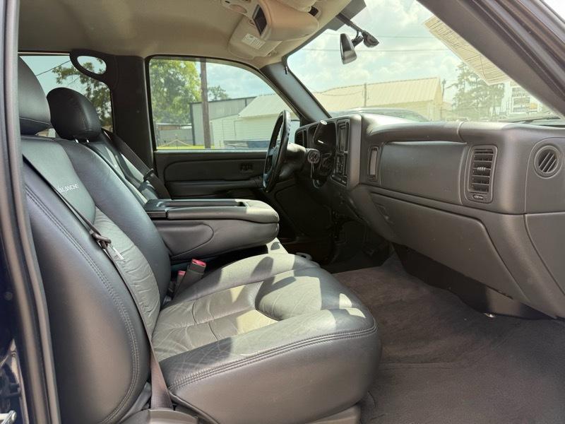 Chevrolet Avalanche 1500 2WD 2004
