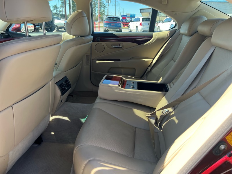 Lexus LS 460 Luxury Sedan 2007