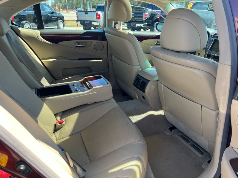Lexus LS 460 Luxury Sedan 2007