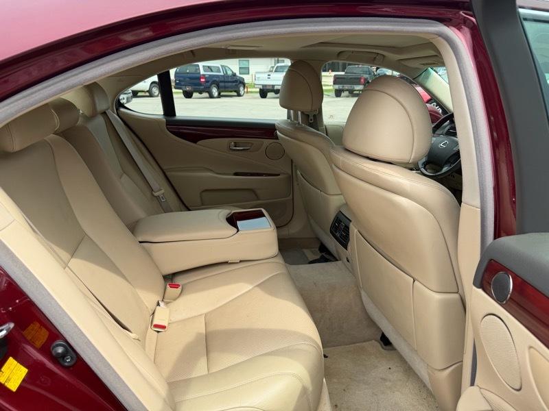 Lexus LS 460 Luxury Sedan 2007