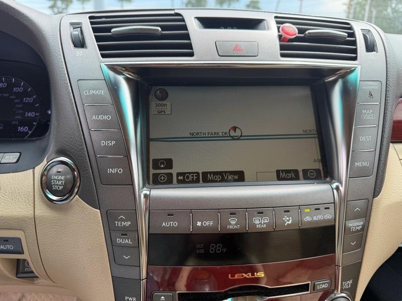 Lexus LS 460 Luxury Sedan 2007