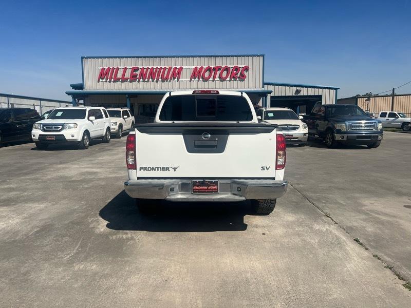 Nissan Frontier S Crew Cab 5AT 2WD 2015