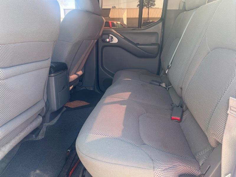 Nissan Frontier S Crew Cab 5AT 2WD 2015