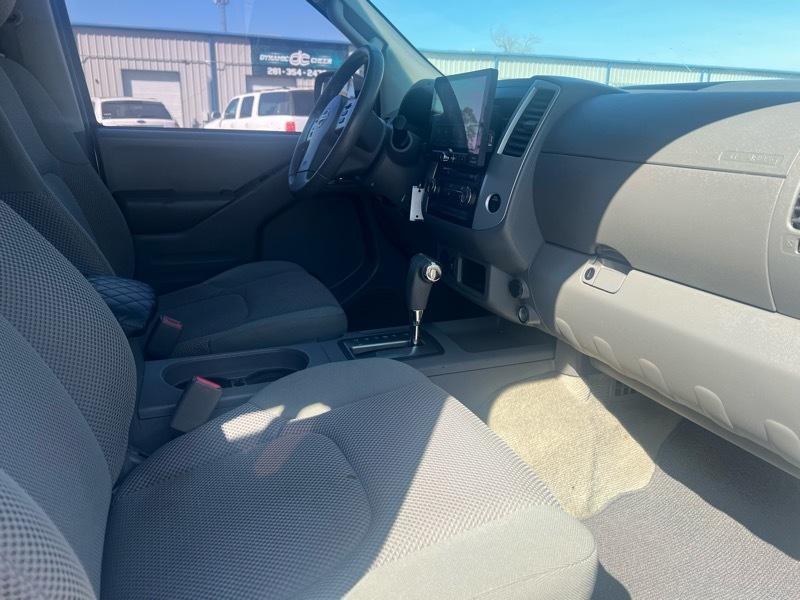 Nissan Frontier S Crew Cab 5AT 2WD 2015