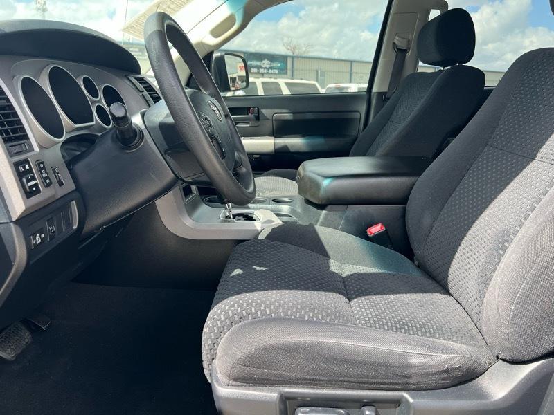 Toyota Tundra Tundra-Grade CrewMax 5.7L 2WD 2013