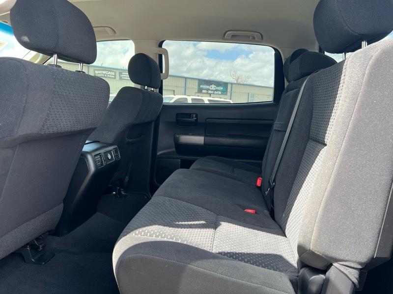 Toyota Tundra Tundra-Grade CrewMax 5.7L 2WD 2013