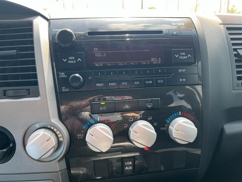 Toyota Tundra Tundra-Grade CrewMax 5.7L 2WD 2013