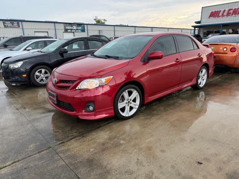 Toyota Corolla S 5-Speed MT 2013