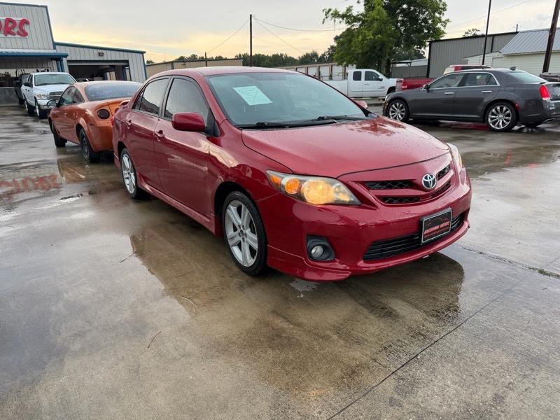 Toyota Corolla S 5-Speed MT 2013