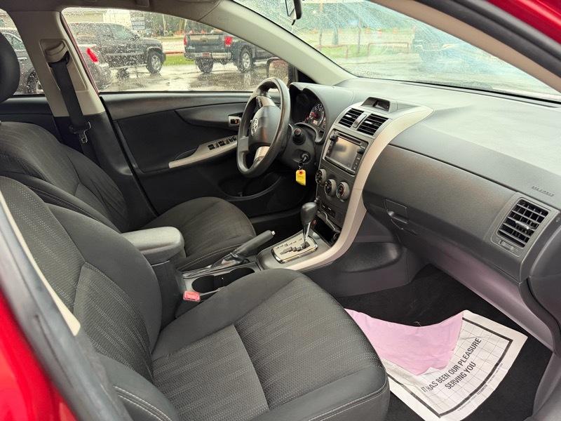Toyota Corolla S 5-Speed MT 2013