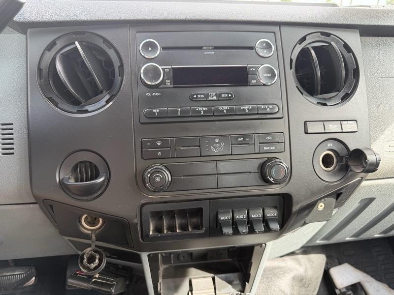 Ford F-250 SD XLT SuperCab Long Bed 2WD 2011