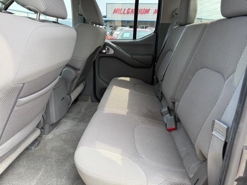 Nissan Frontier S Crew Cab 2WD 2013