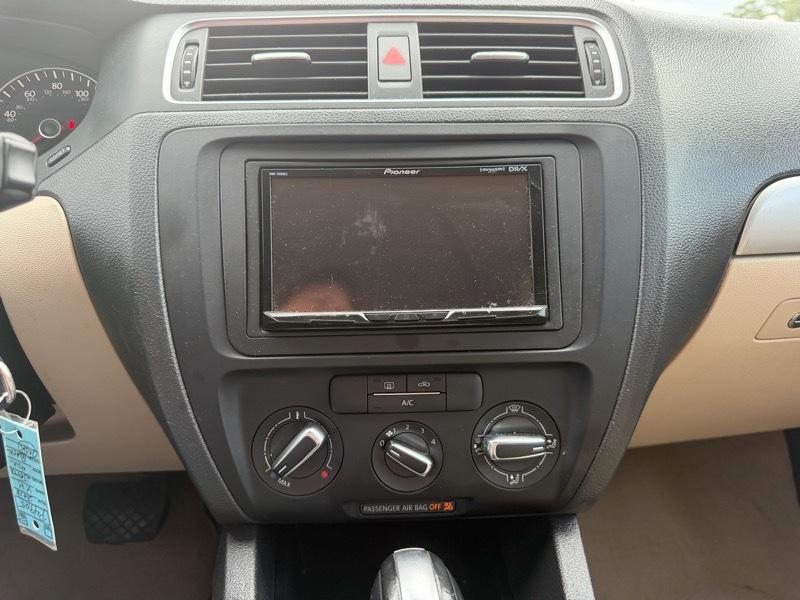 Volkswagen Jetta SE 2013