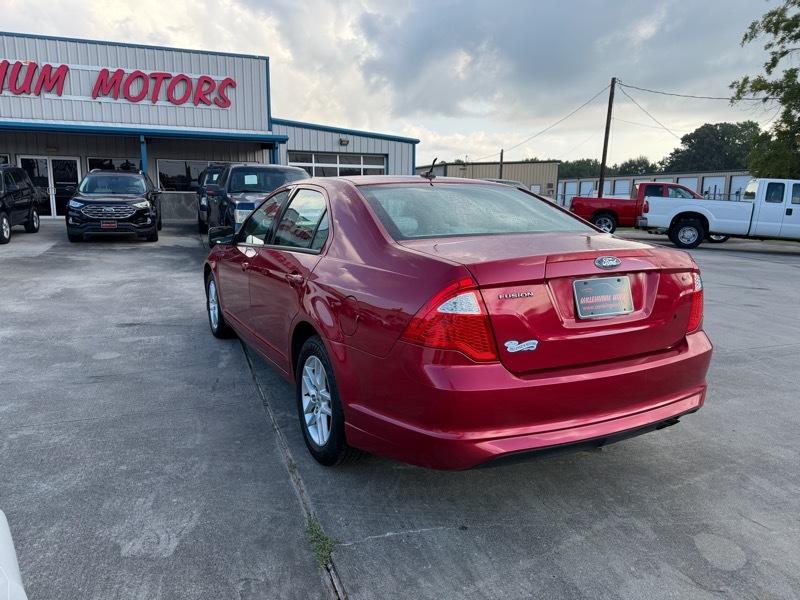 Ford Fusion S 2010