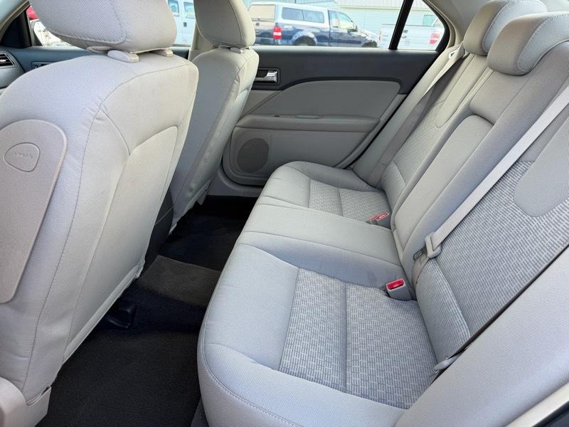 Ford Fusion S 2010