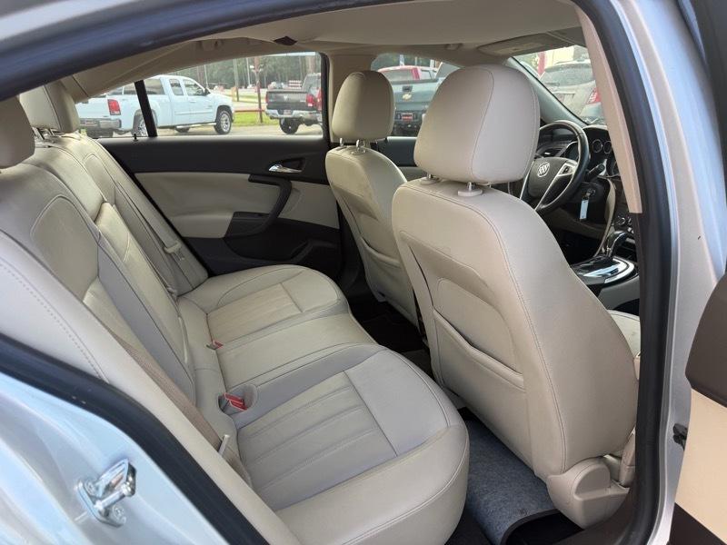 Buick Regal CXL Turbo - 1XT 2011