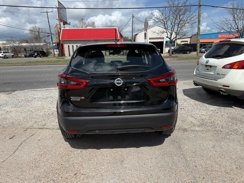 Nissan Rogue Sport S 2020