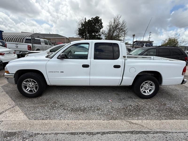 Dodge Dakota Quad Cab 2WD 2001