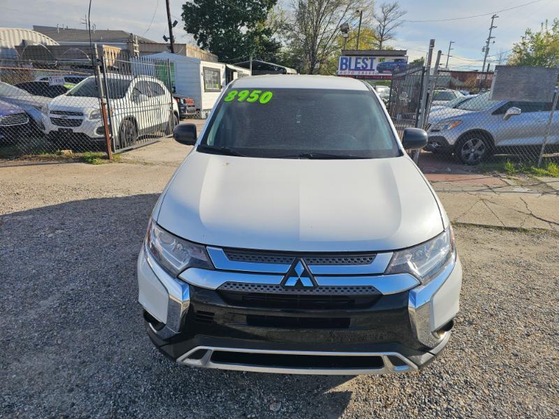 Mitsubishi Outlander ES 2WD 2020
