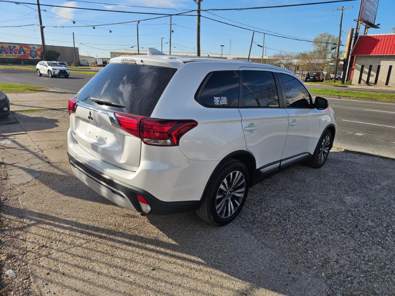 Mitsubishi Outlander ES 2WD 2020