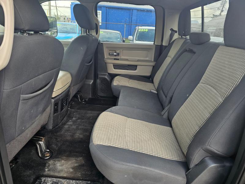 RAM 1500 2WD Crew Cab 149" ST 2012