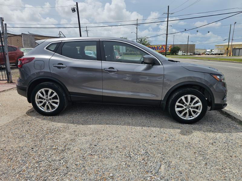 Nissan Rogue Sport S 2020