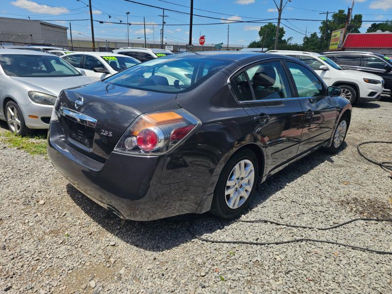 Nissan Altima 2.5 S 2010